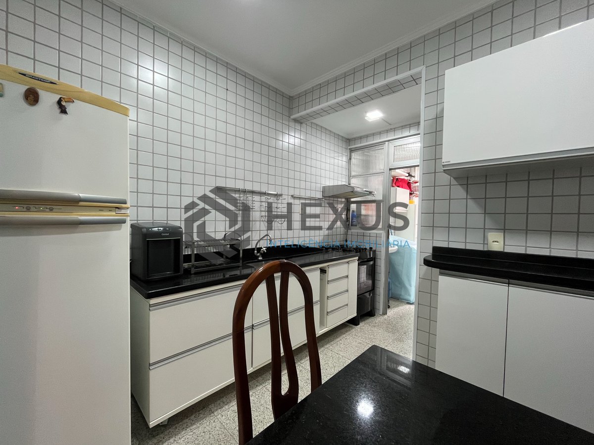 Foto 23 de Apartamento com varanda vista mar e lazer a 1 quadra da praia nas Pitangueiras, Guarujá