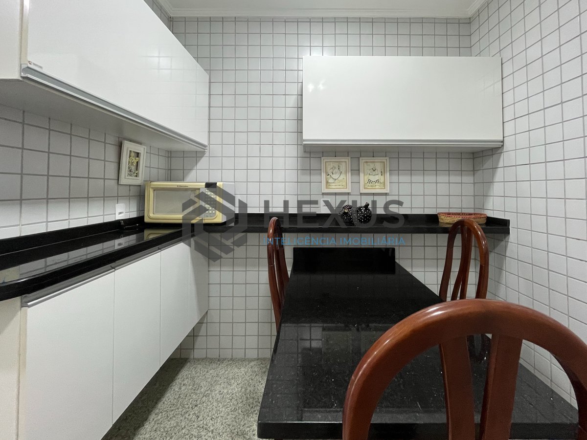 Foto 24 de Apartamento com varanda vista mar e lazer a 1 quadra da praia nas Pitangueiras, Guarujá
