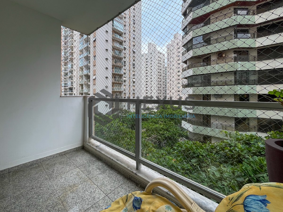 Foto 8 de Apartamento com varanda vista mar e lazer a 1 quadra da praia nas Pitangueiras, Guarujá