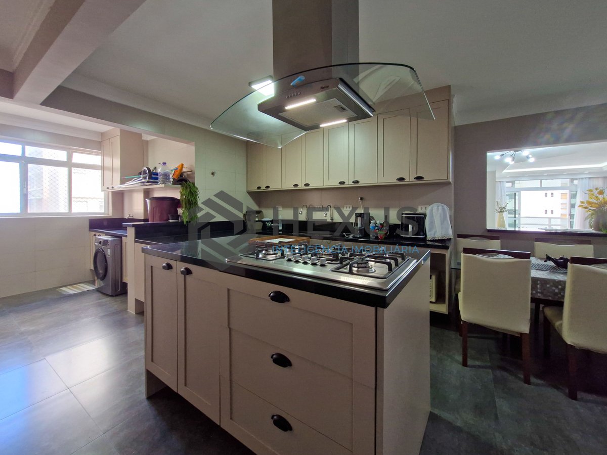 Foto 30 de Apartamento com varanda a 1 quadra da praia nas Pitangueiras, Guarujá, SP