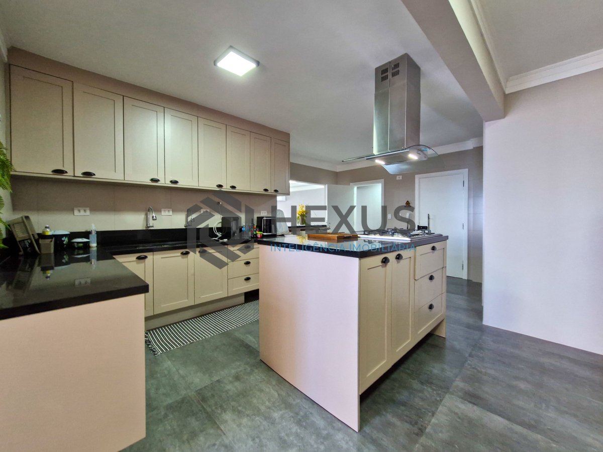 Foto 32 de Apartamento com varanda a 1 quadra da praia nas Pitangueiras, Guarujá, SP