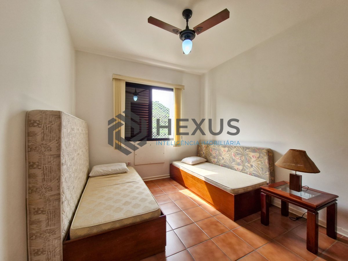 Foto 18 de Apartamento com varanda vista mar na beira mar da praia nas Pitangueiras, Guarujá