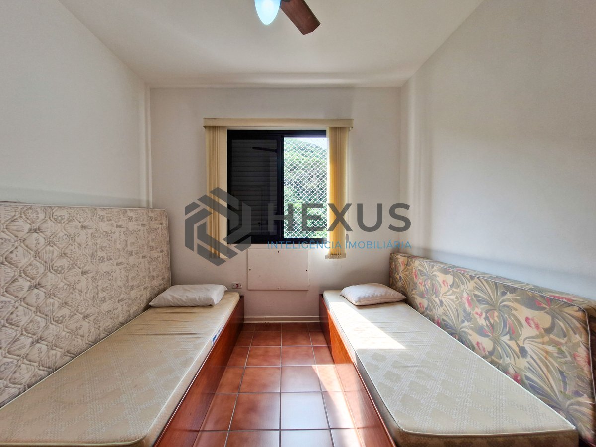 Foto 19 de Apartamento com varanda vista mar na beira mar da praia nas Pitangueiras, Guarujá