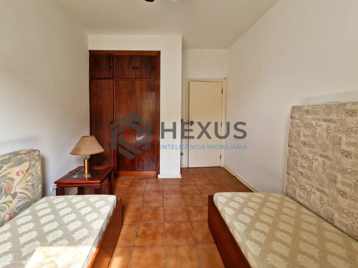 Foto 20 de Apartamento com varanda vista mar na beira mar da praia nas Pitangueiras, Guarujá
