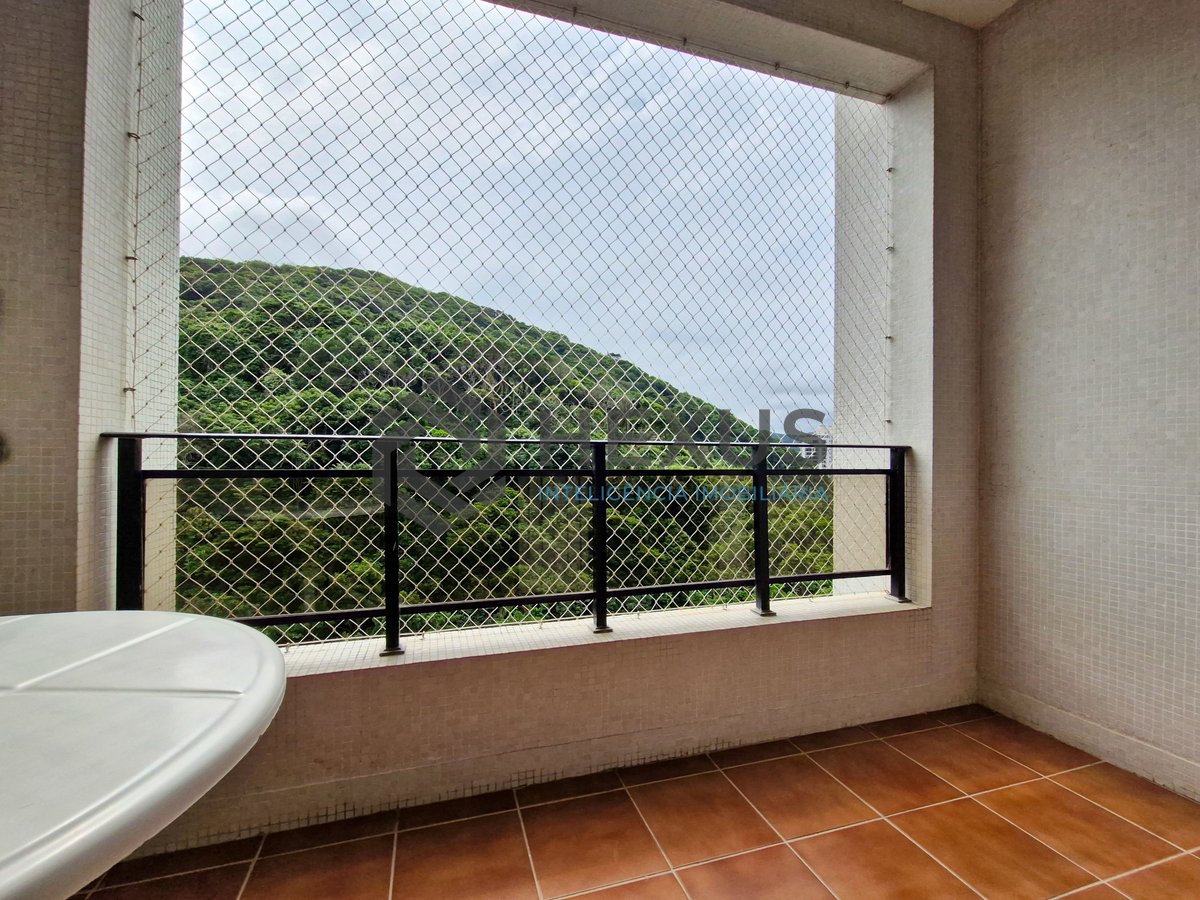 Foto 7 de Apartamento com varanda vista mar na beira mar da praia nas Pitangueiras, Guarujá