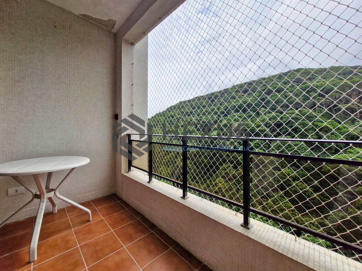 Foto 8 de Apartamento com varanda vista mar na beira mar da praia nas Pitangueiras, Guarujá