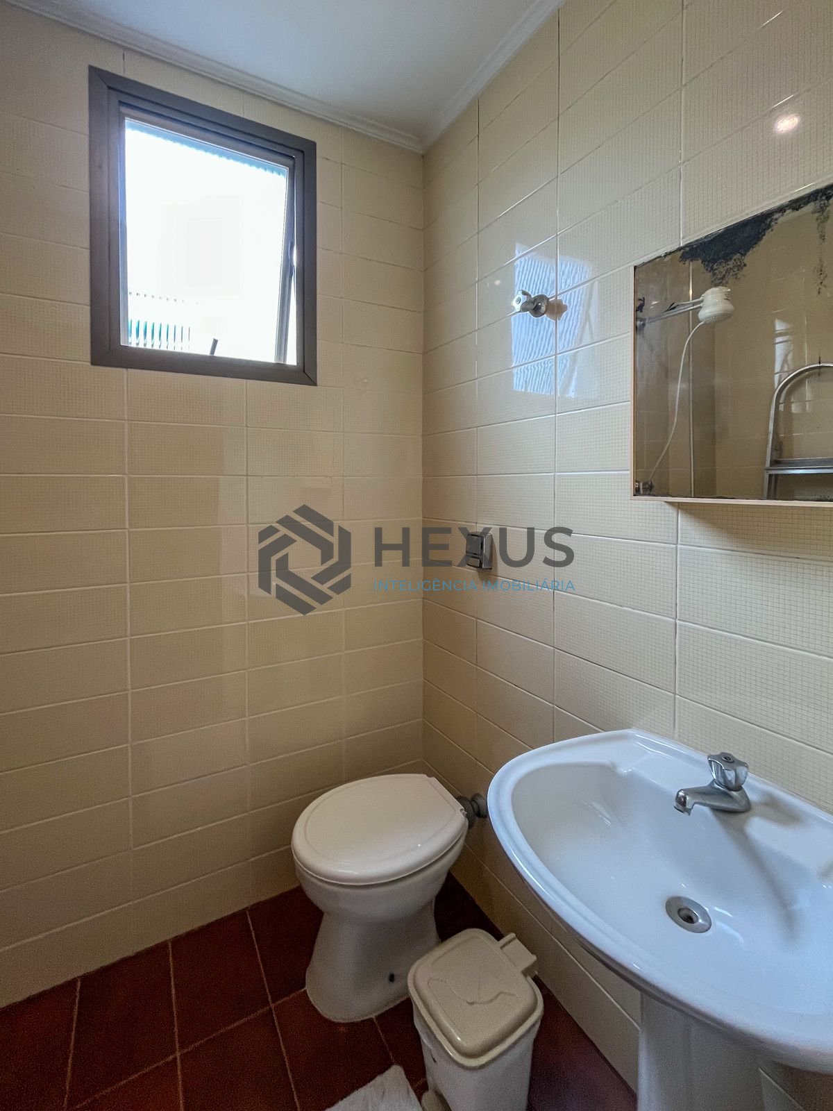 Foto 40 de Apartamento com varanda e lazer na região do Região dos Hotéis na Enseada, Guarujá