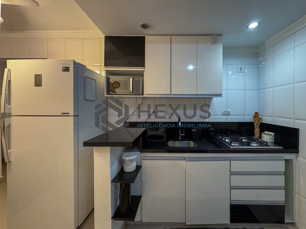 Foto 17 de Apartamento reformado e lazer a 1 quadra da praia nas Pitangueiras, Guarujá