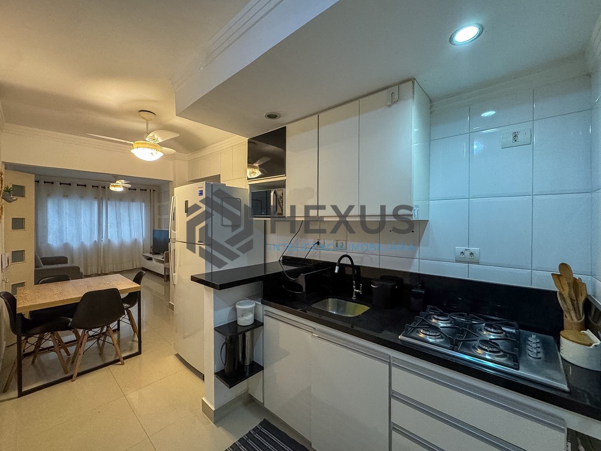 Foto 18 de Apartamento reformado e lazer a 1 quadra da praia nas Pitangueiras, Guarujá