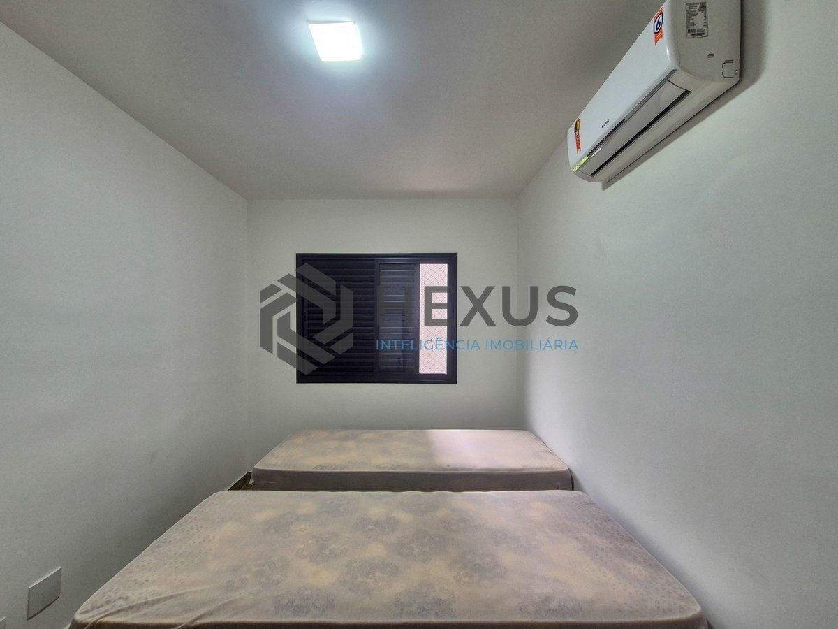 Foto 19 de Apartamento com varanda e lazer a 1 quadra da praia nas Pitangueiras, Guarujá