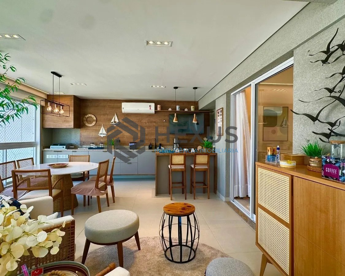 Foto 14 de Apartamento reformado com varanda gourmet e lazer a 200m da praia nas Pitangueiras, Guarujá