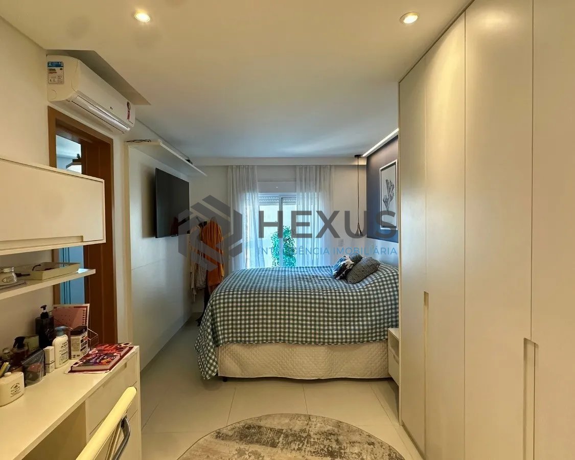 Foto 23 de Apartamento reformado com varanda gourmet e lazer a 200m da praia nas Pitangueiras, Guarujá