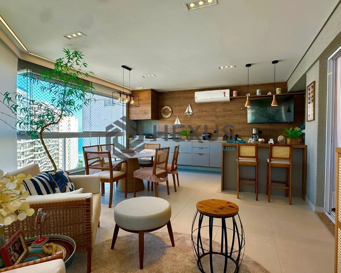 Foto 4 de Apartamento reformado com varanda gourmet e lazer a 200m da praia nas Pitangueiras, Guarujá