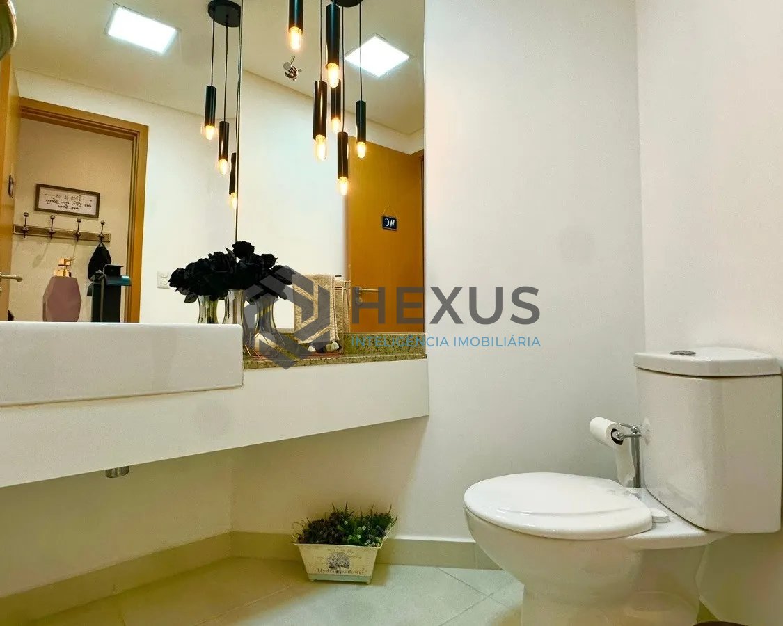 Foto 31 de Apartamento reformado com varanda gourmet e lazer a 200m da praia nas Pitangueiras, Guarujá