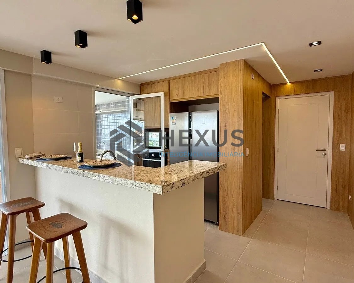 Foto 12 de Apartamento reformado com varanda gourmet vista mar e lazer a 100m da praia na Enseada, Guarujá