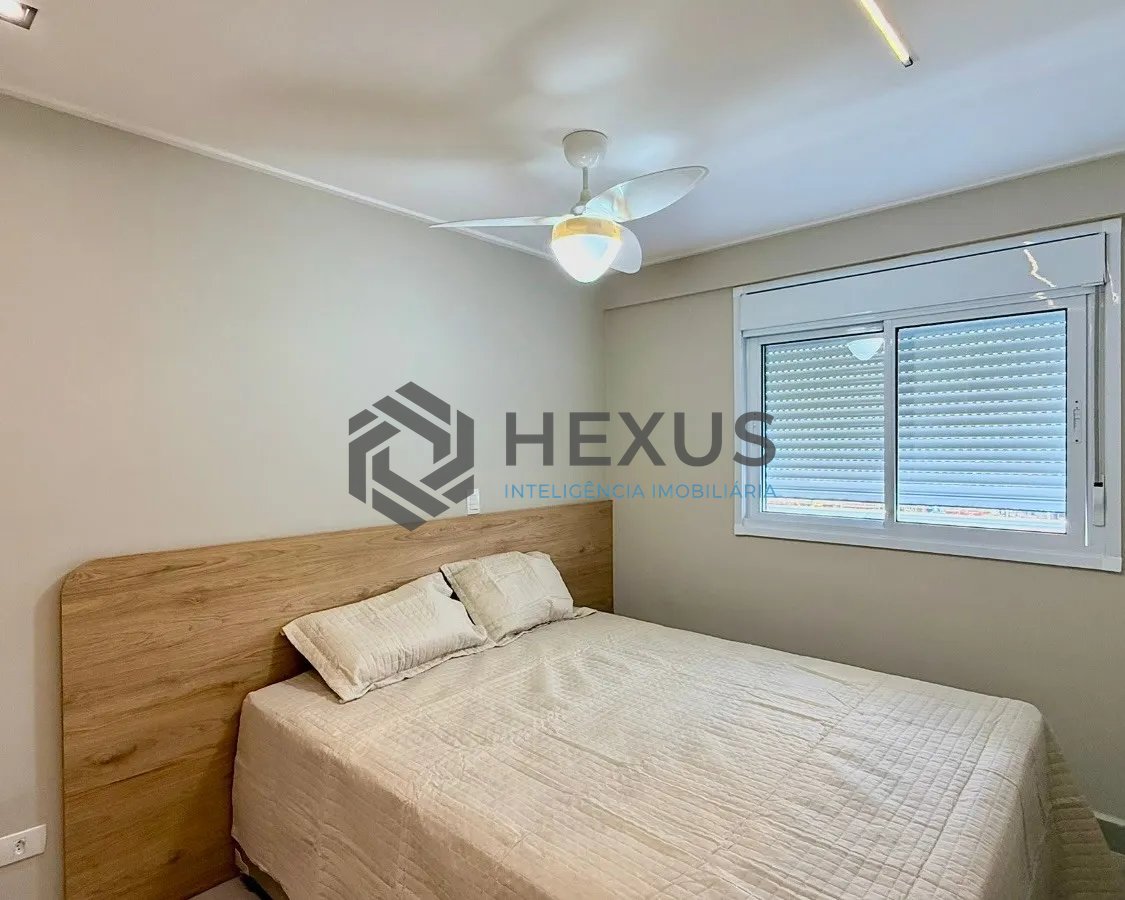Foto 18 de Apartamento reformado com varanda gourmet vista mar e lazer a 100m da praia na Enseada, Guarujá