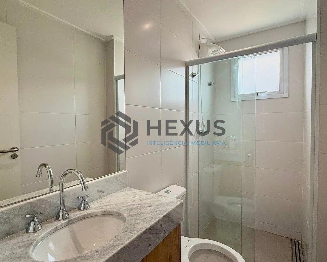 Foto 23 de Apartamento reformado com varanda gourmet vista mar e lazer a 100m da praia na Enseada, Guarujá