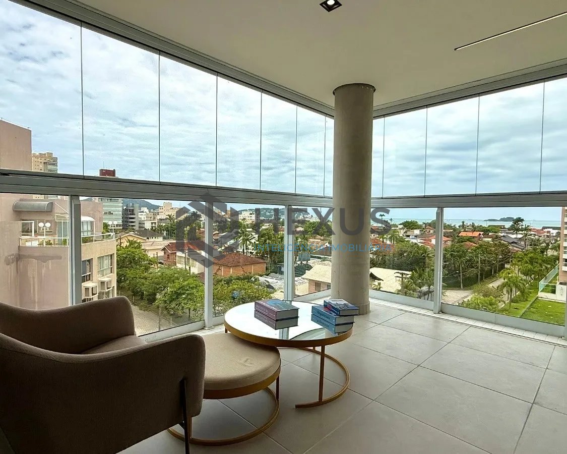Foto 4 de Apartamento reformado com varanda gourmet vista mar e lazer a 100m da praia na Enseada, Guarujá