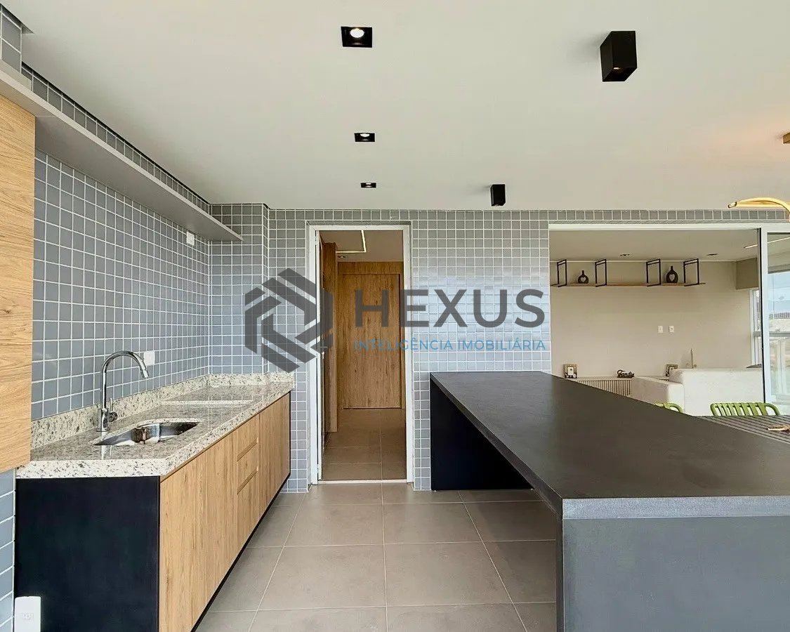 Foto 7 de Apartamento reformado com varanda gourmet vista mar e lazer a 100m da praia na Enseada, Guarujá