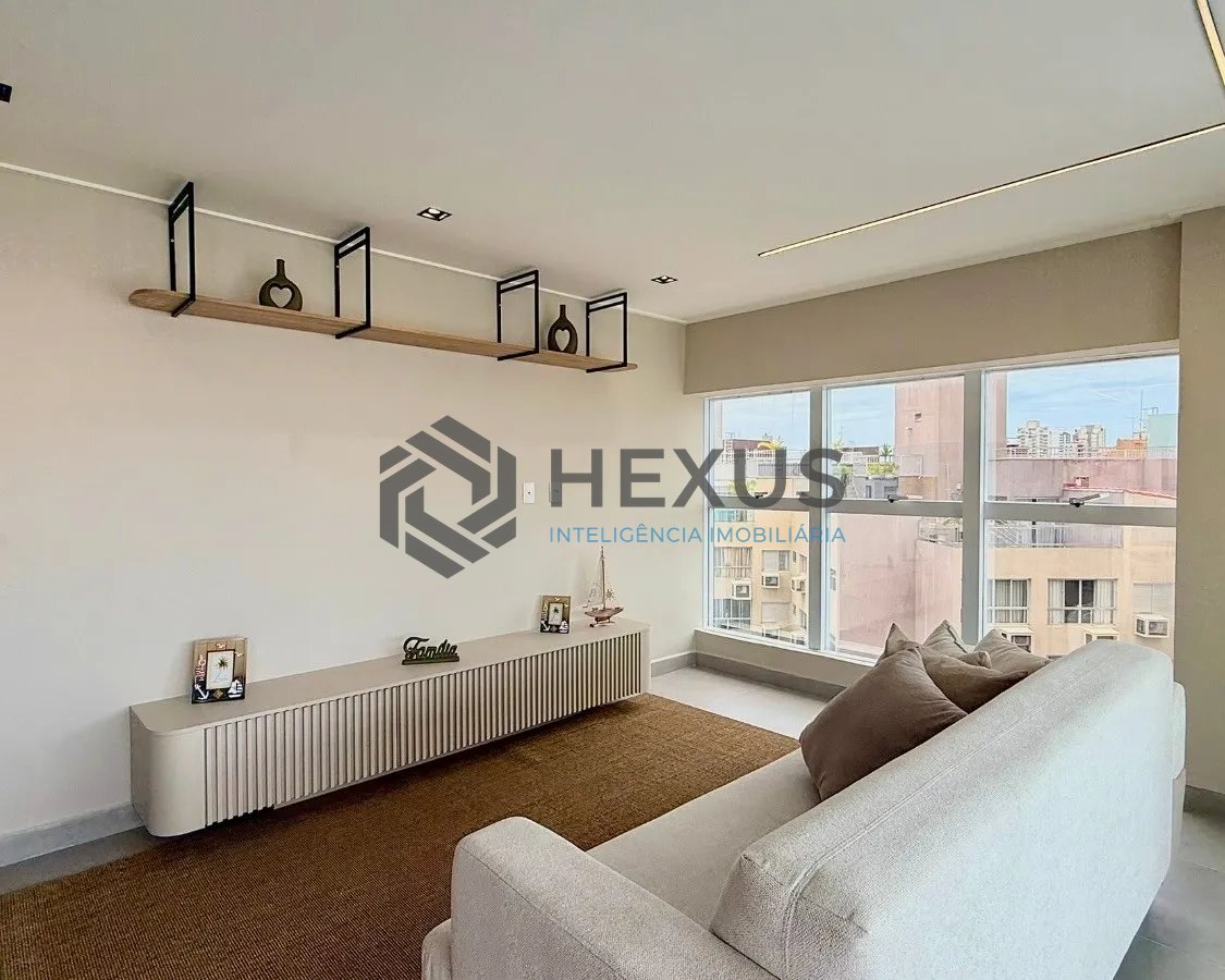 Foto 9 de Apartamento reformado com varanda gourmet vista mar e lazer a 100m da praia na Enseada, Guarujá