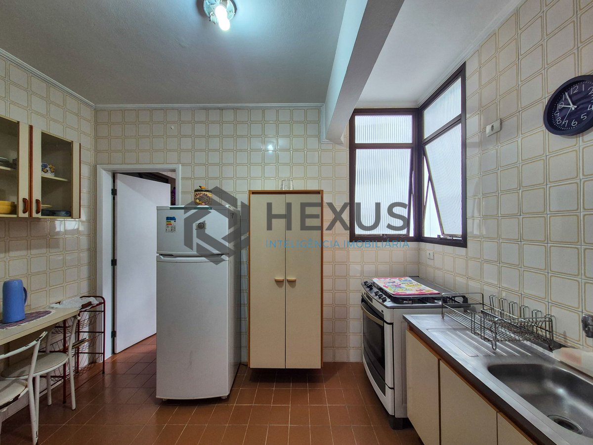 Foto 17 de Apartamento com varanda vista mar e lazer a 1 quadra da praia nas Pitangueiras, Guarujá