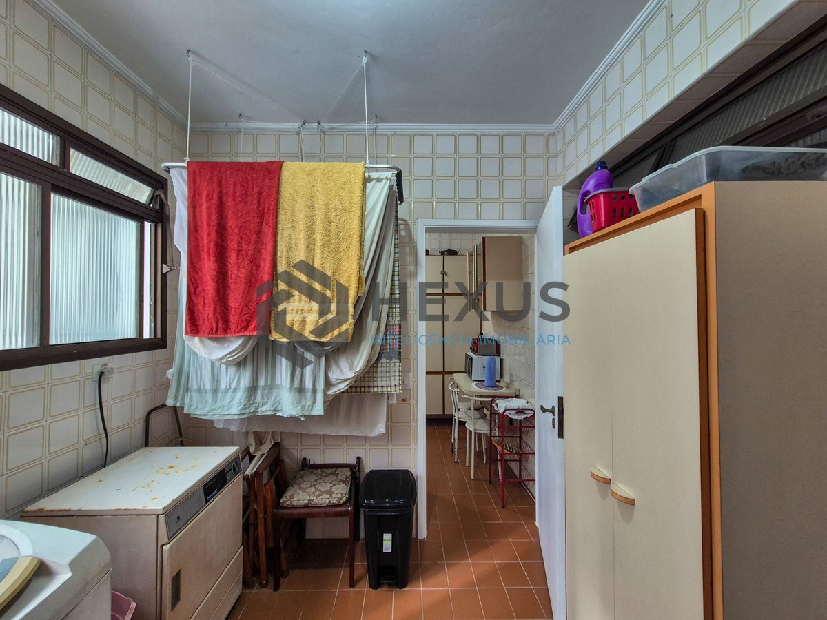 Foto 20 de Apartamento com varanda vista mar e lazer a 1 quadra da praia nas Pitangueiras, Guarujá