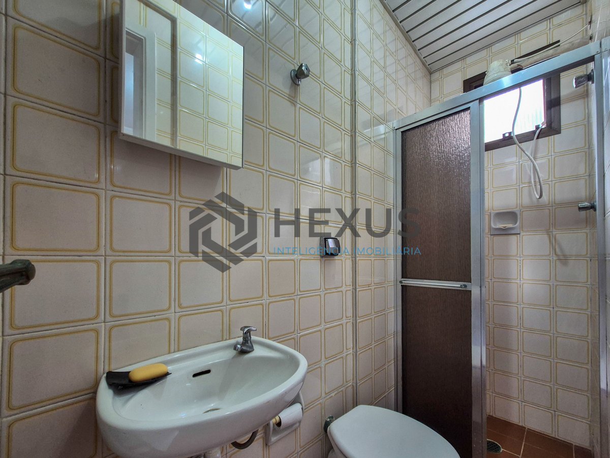 Foto 22 de Apartamento com varanda vista mar e lazer a 1 quadra da praia nas Pitangueiras, Guarujá