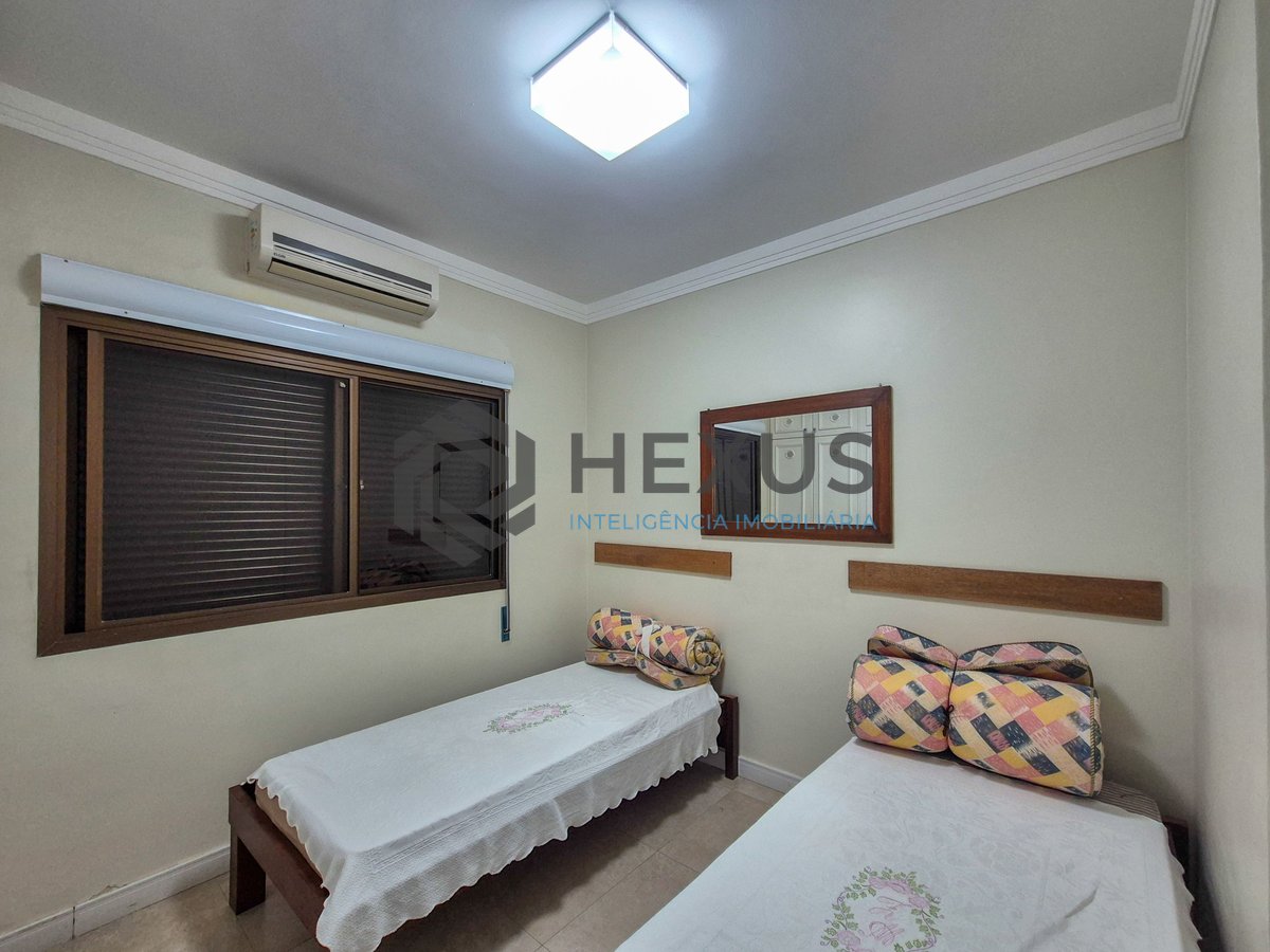 Foto 16 de Apartamento com varanda vista mar e lazer nas Pitangueiras, Guarujá