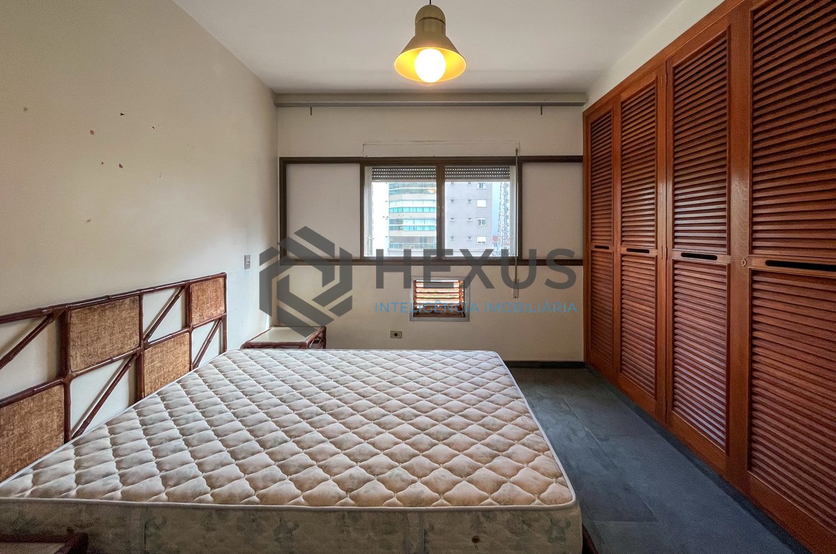 Foto 26 de Apartamento com varanda e 2 vagas à venda, Pitangueiras, Guarujá, SP