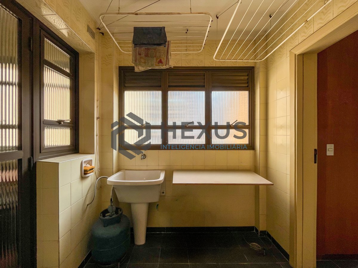 Foto 34 de Apartamento com varanda e 2 vagas à venda, Pitangueiras, Guarujá, SP