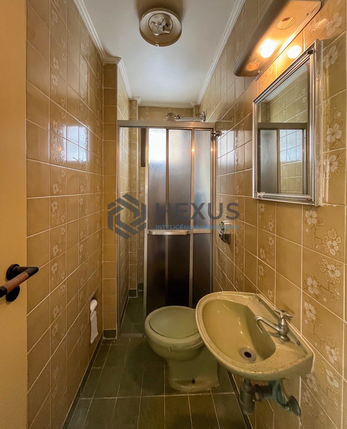 Foto 38 de Apartamento com varanda e 2 vagas à venda, Pitangueiras, Guarujá, SP