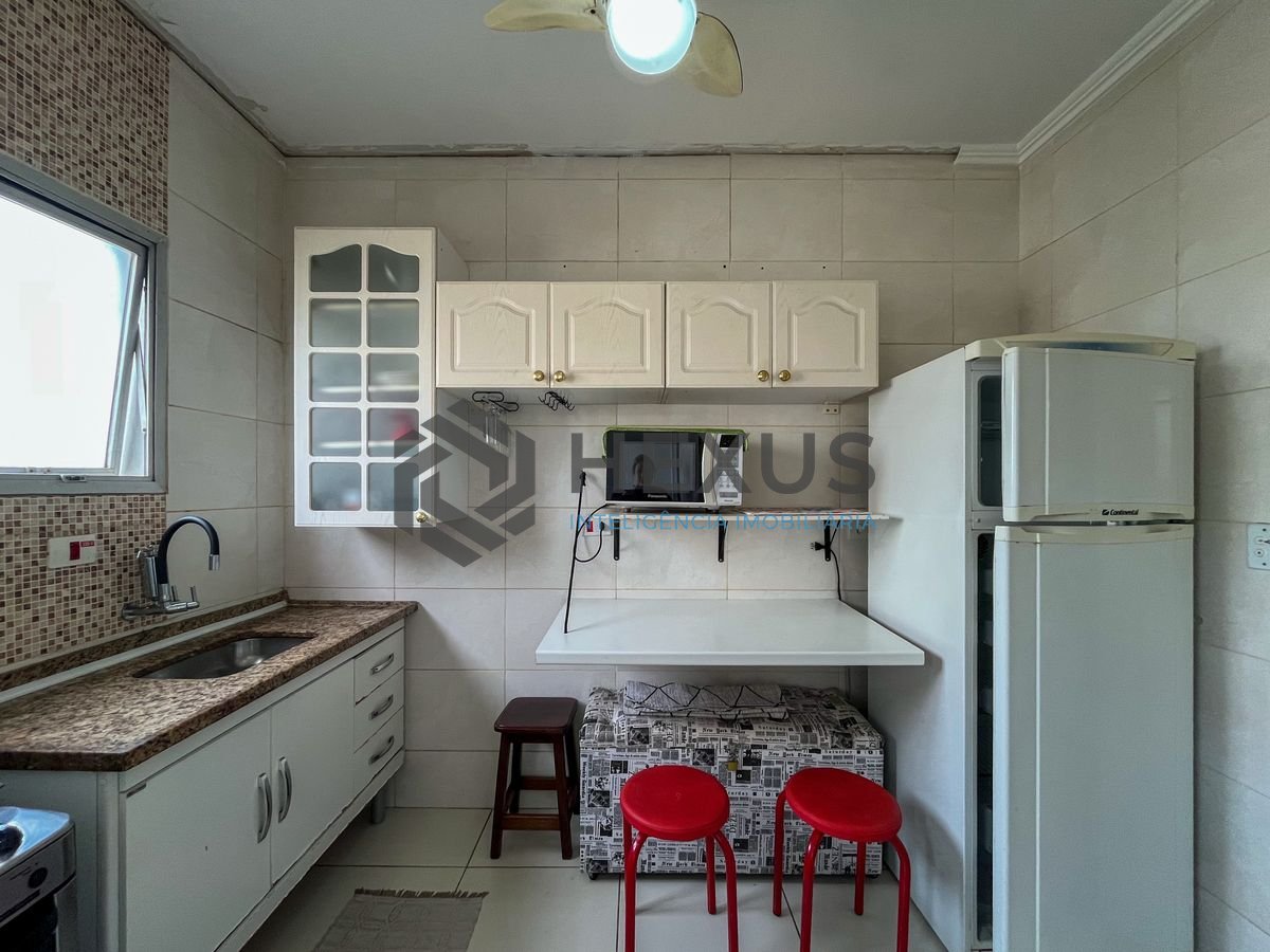 Foto 14 de Apartamento a 300m da praia na Enseada, Guarujá