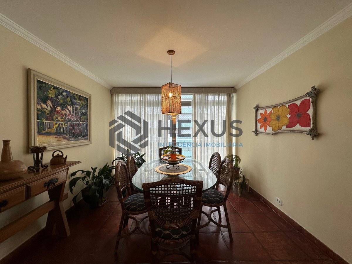 Foto 13 de Apartamento com varanda vista mar a 80m da praia nas Pitangueiras, Guarujá