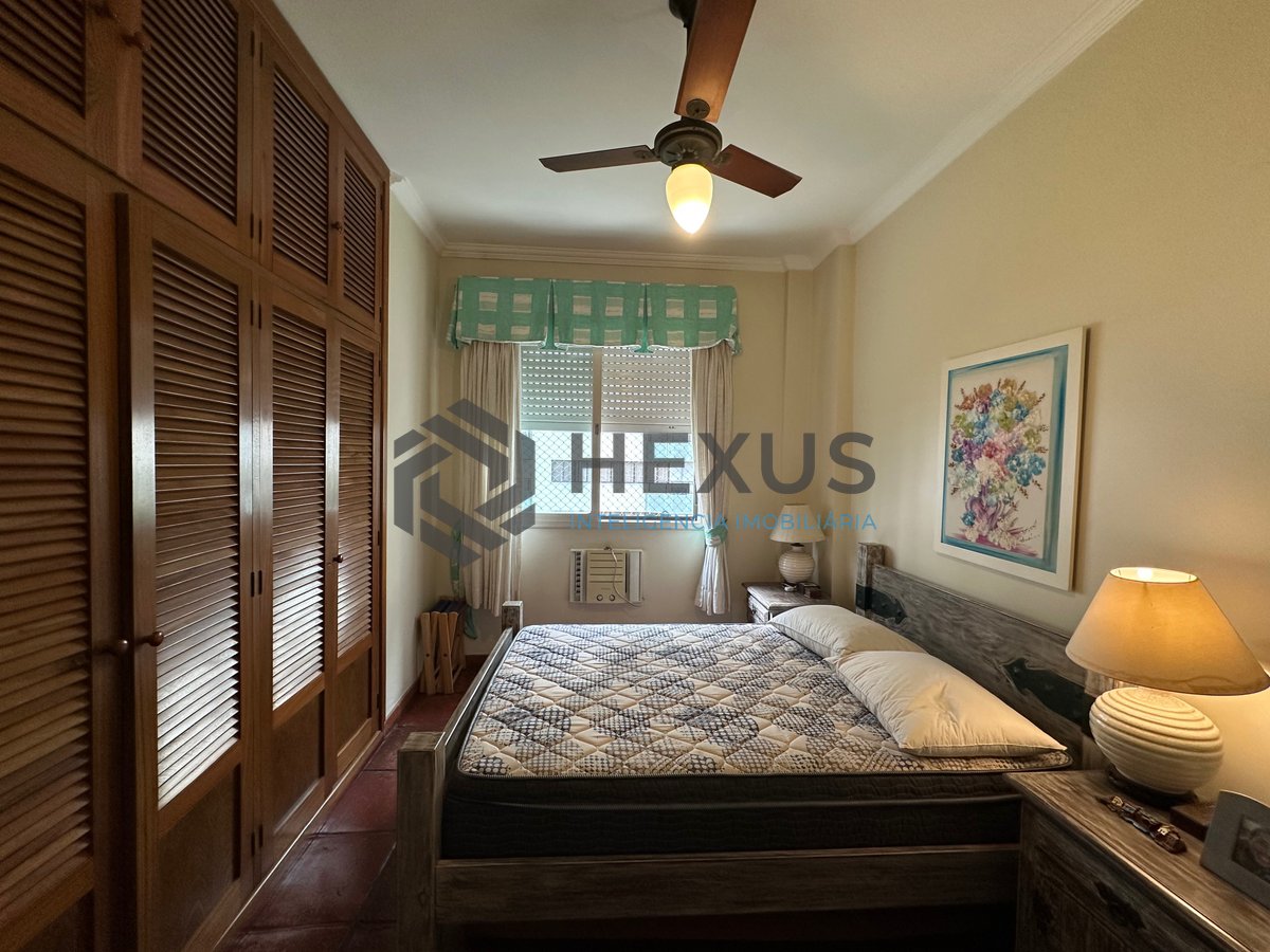 Foto 19 de Apartamento com varanda vista mar a 80m da praia nas Pitangueiras, Guarujá