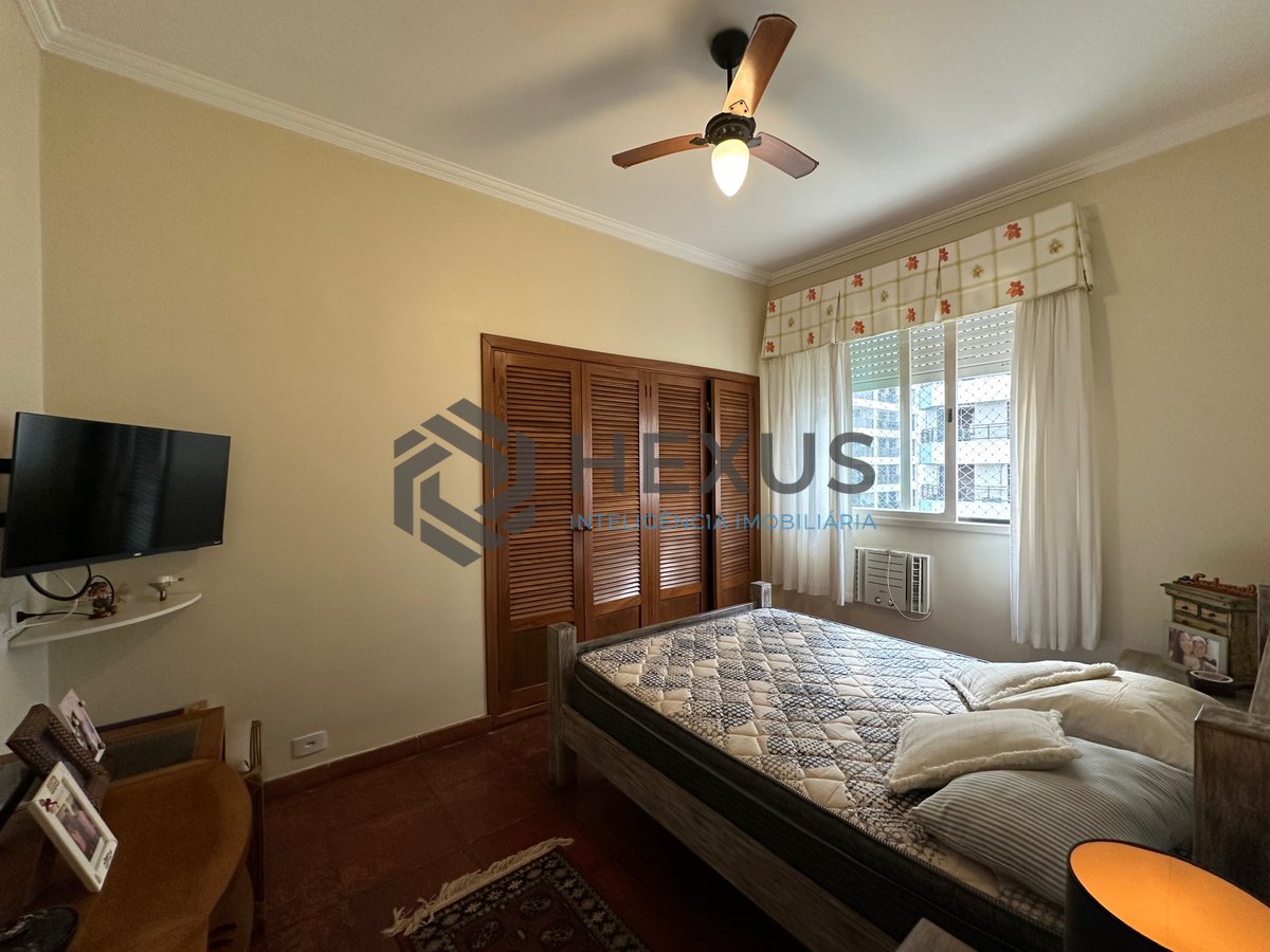 Foto 22 de Apartamento com varanda vista mar a 80m da praia nas Pitangueiras, Guarujá