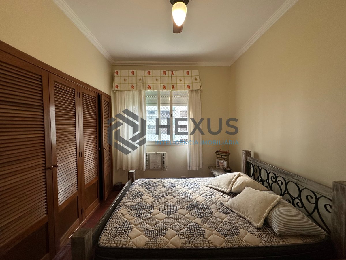 Foto 23 de Apartamento com varanda vista mar a 80m da praia nas Pitangueiras, Guarujá