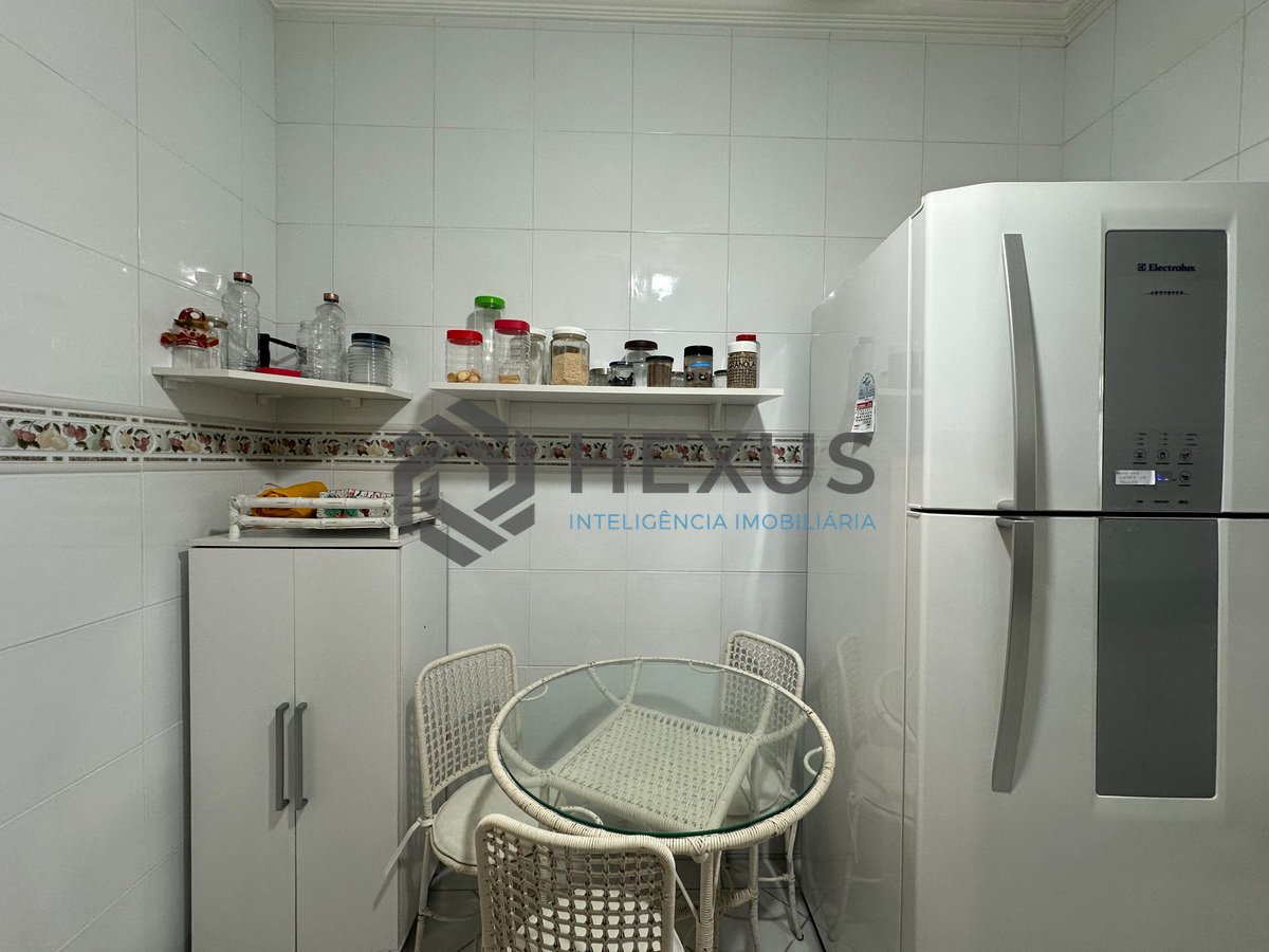 Foto 27 de Apartamento com varanda vista mar a 80m da praia nas Pitangueiras, Guarujá