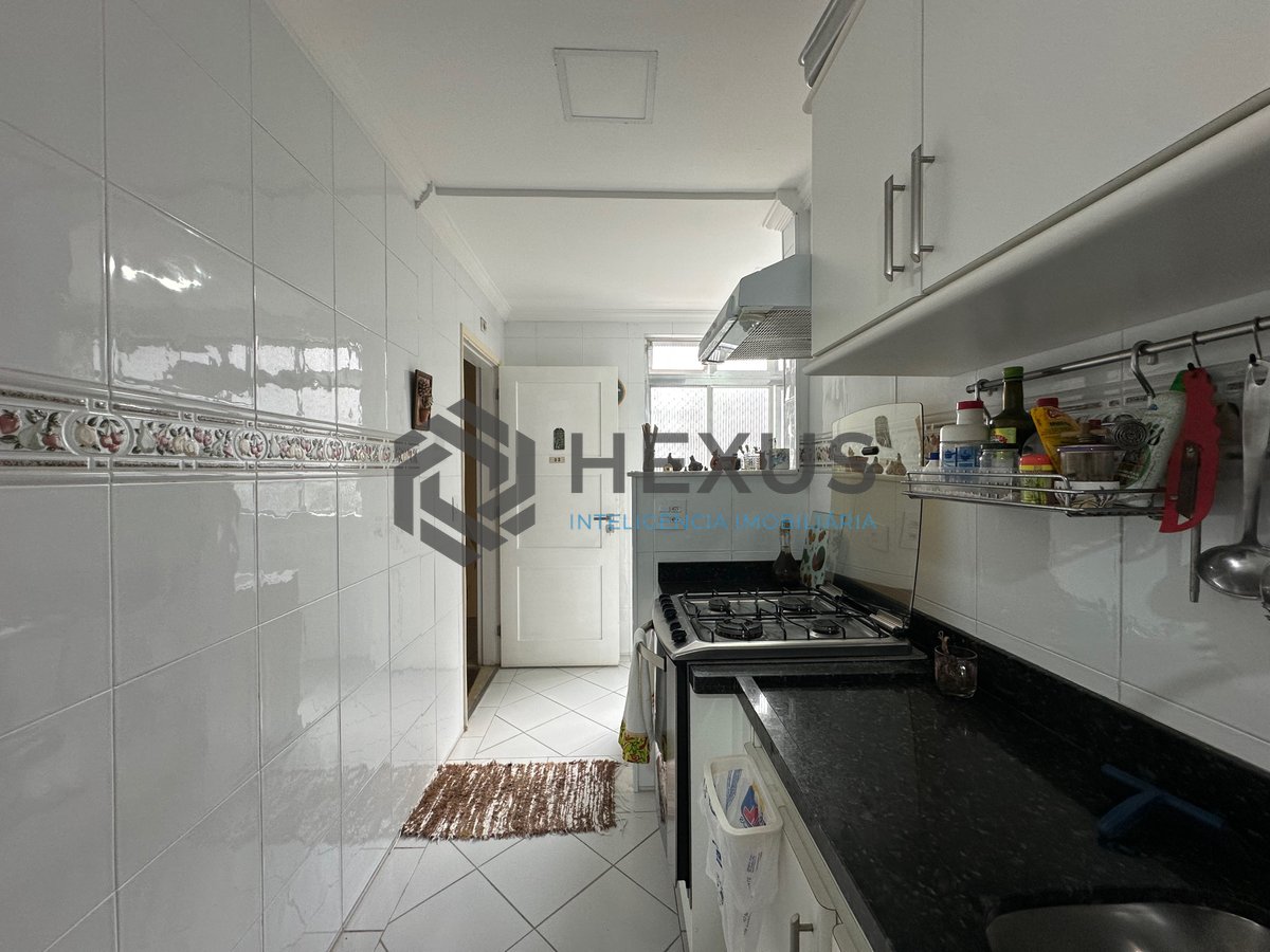 Foto 28 de Apartamento com varanda vista mar a 80m da praia nas Pitangueiras, Guarujá