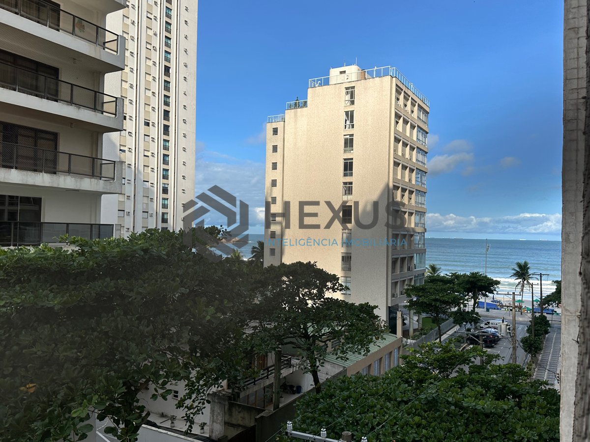 Foto 4 de Apartamento com varanda vista mar a 80m da praia nas Pitangueiras, Guarujá