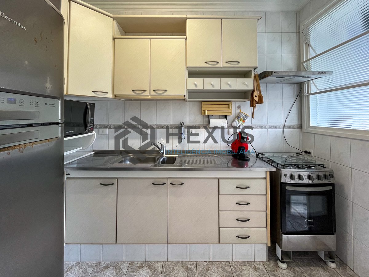 Foto 29 de Apartamento com varanda vista mar e lazer na beira mar da praia nas Pitangueiras, Guarujá