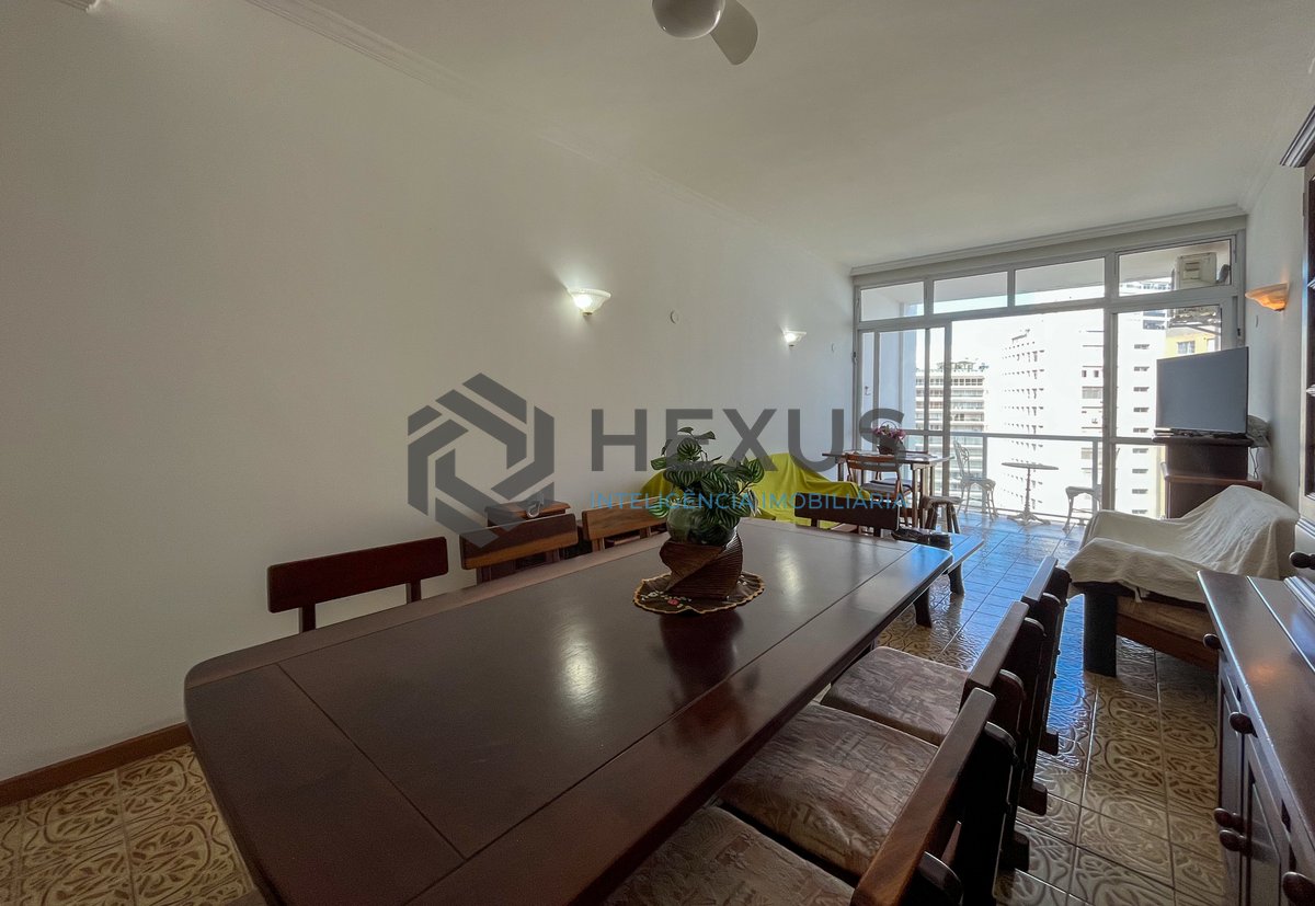 Foto 4 de Apartamento com varanda vista mar e lazer na beira mar da praia nas Pitangueiras, Guarujá