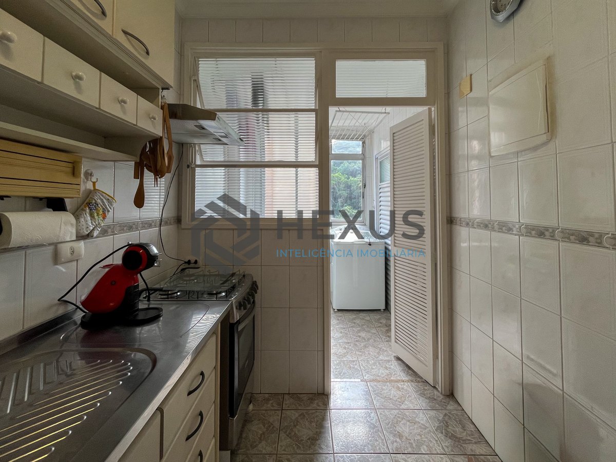 Foto 32 de Apartamento com varanda vista mar e lazer na beira mar da praia nas Pitangueiras, Guarujá