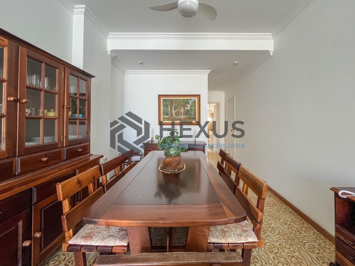 Foto 6 de Apartamento com varanda vista mar e lazer na beira mar da praia nas Pitangueiras, Guarujá