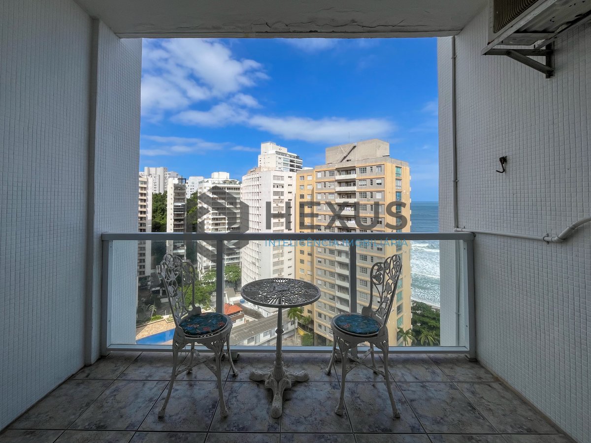 Foto 10 de Apartamento com varanda vista mar e lazer na beira mar da praia nas Pitangueiras, Guarujá