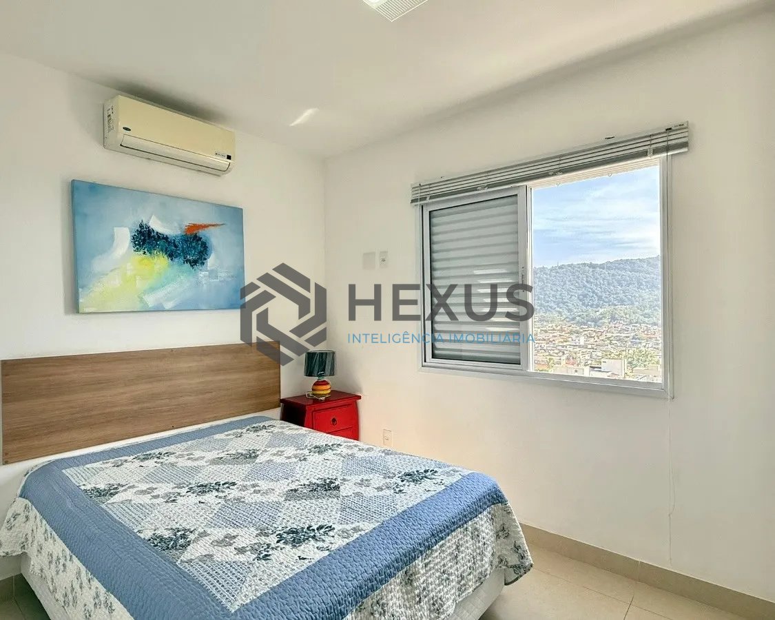 Foto 12 de Apartamento reformado com varanda e lazer a 350m da praia na Enseada, Guarujá