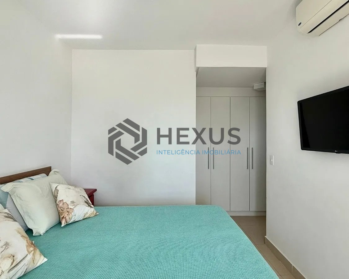 Foto 17 de Apartamento reformado com varanda e lazer a 350m da praia na Enseada, Guarujá