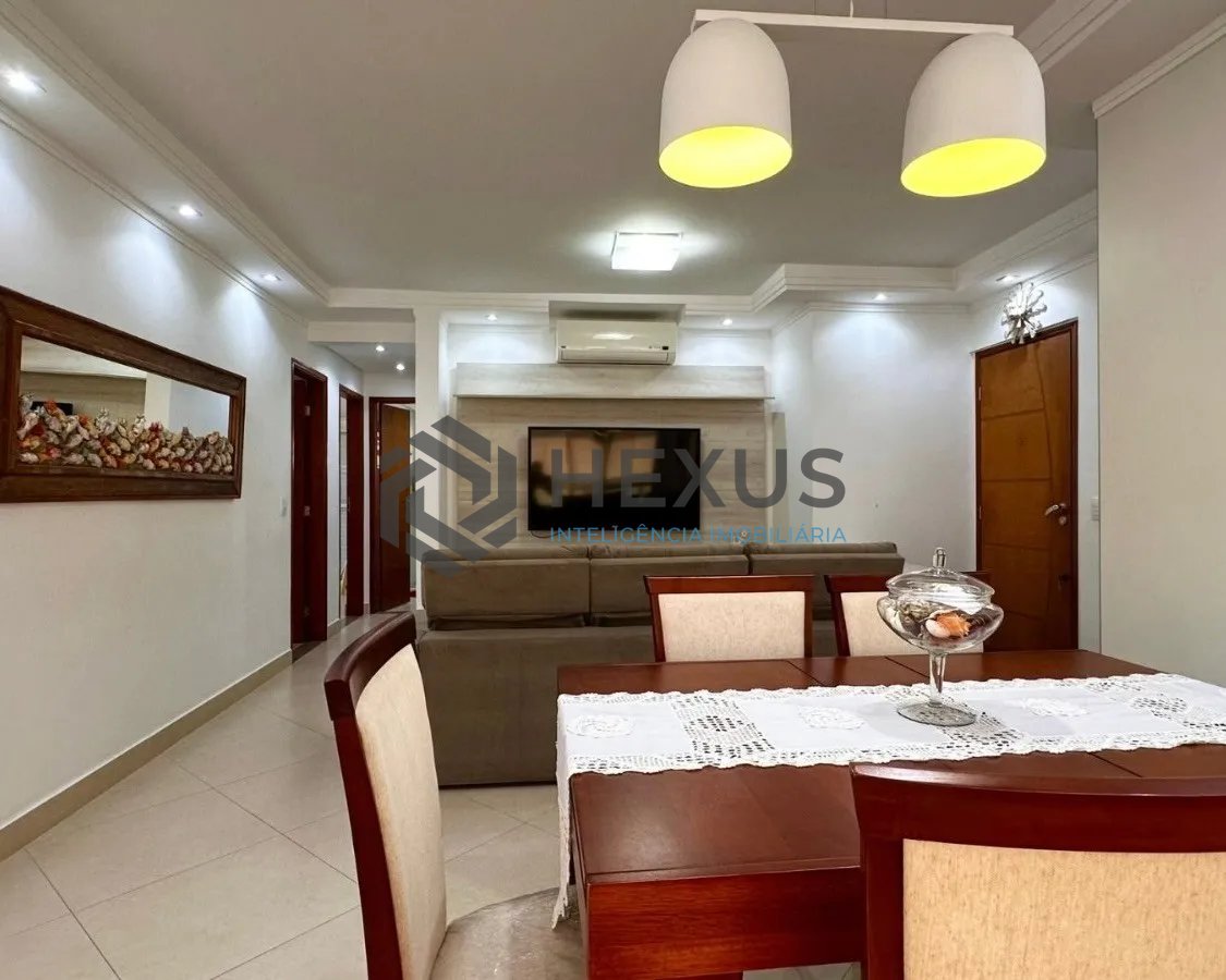 Foto 12 de Apartamento reformado com varanda e lazer a 350m da praia na Enseada, Guarujá