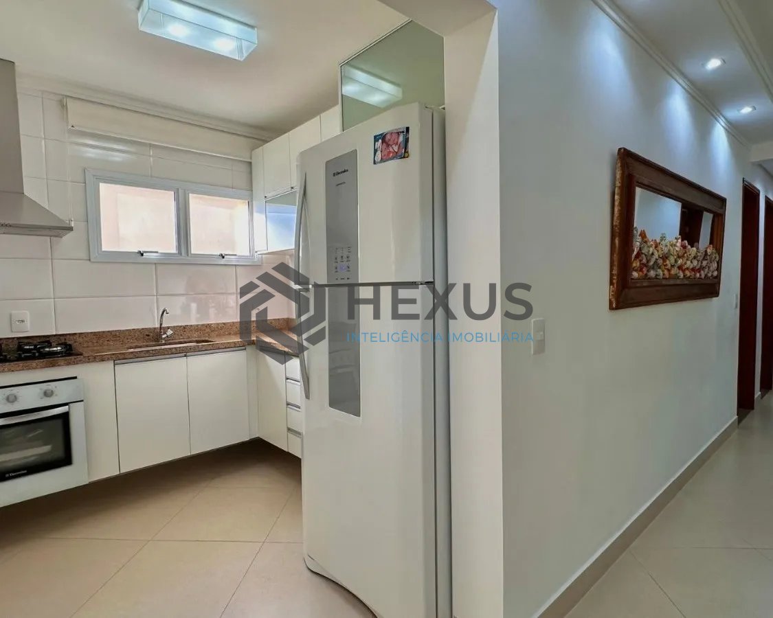 Foto 16 de Apartamento reformado com varanda e lazer a 350m da praia na Enseada, Guarujá