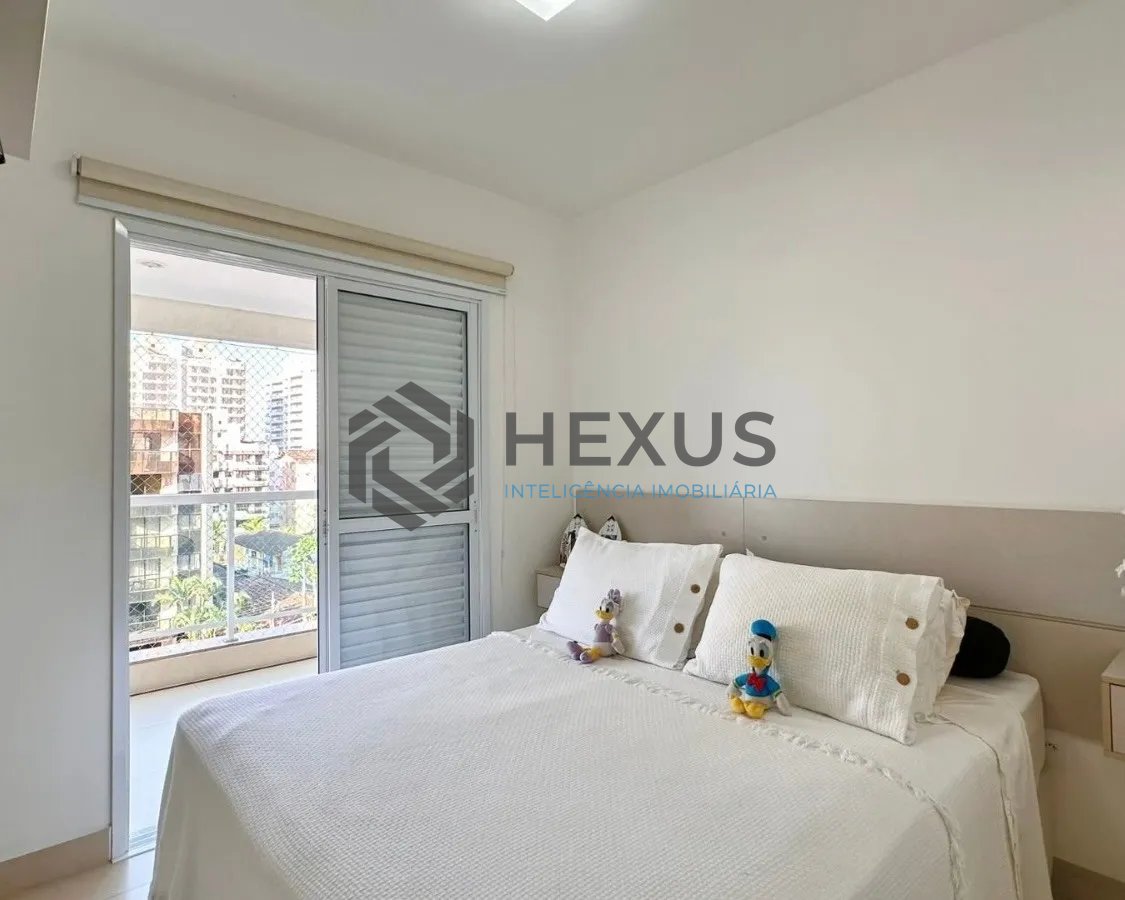Foto 18 de Apartamento reformado com varanda e lazer a 350m da praia na Enseada, Guarujá