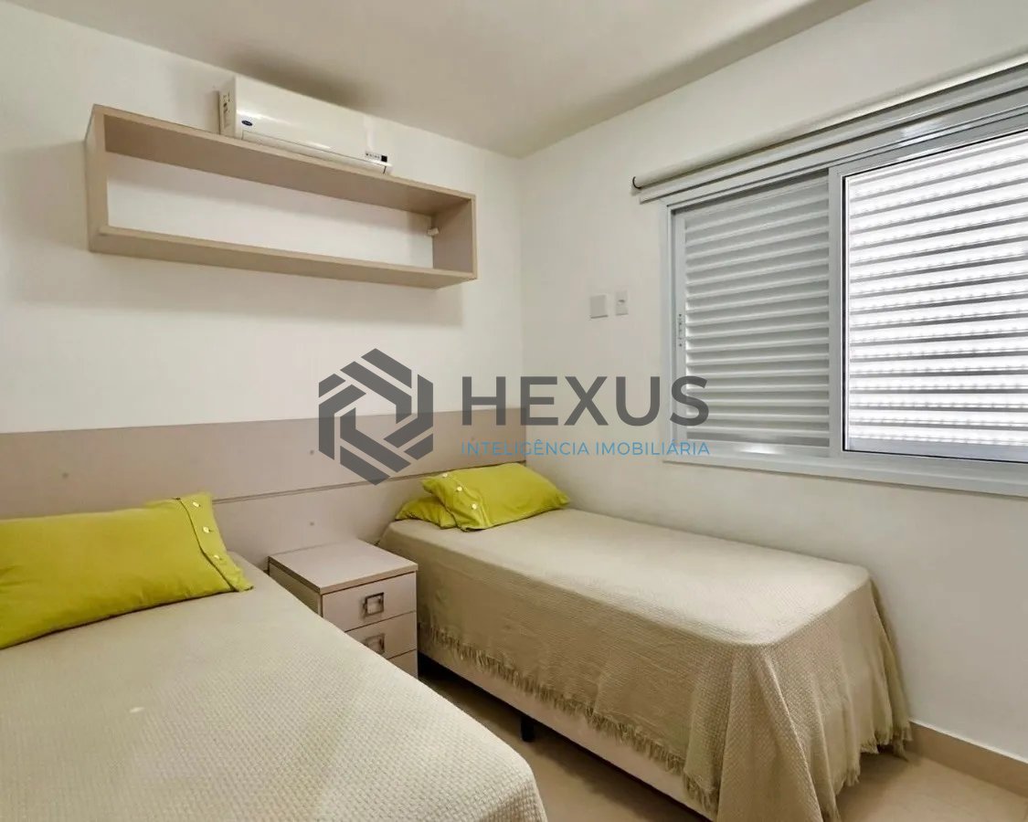 Foto 19 de Apartamento reformado com varanda e lazer a 350m da praia na Enseada, Guarujá